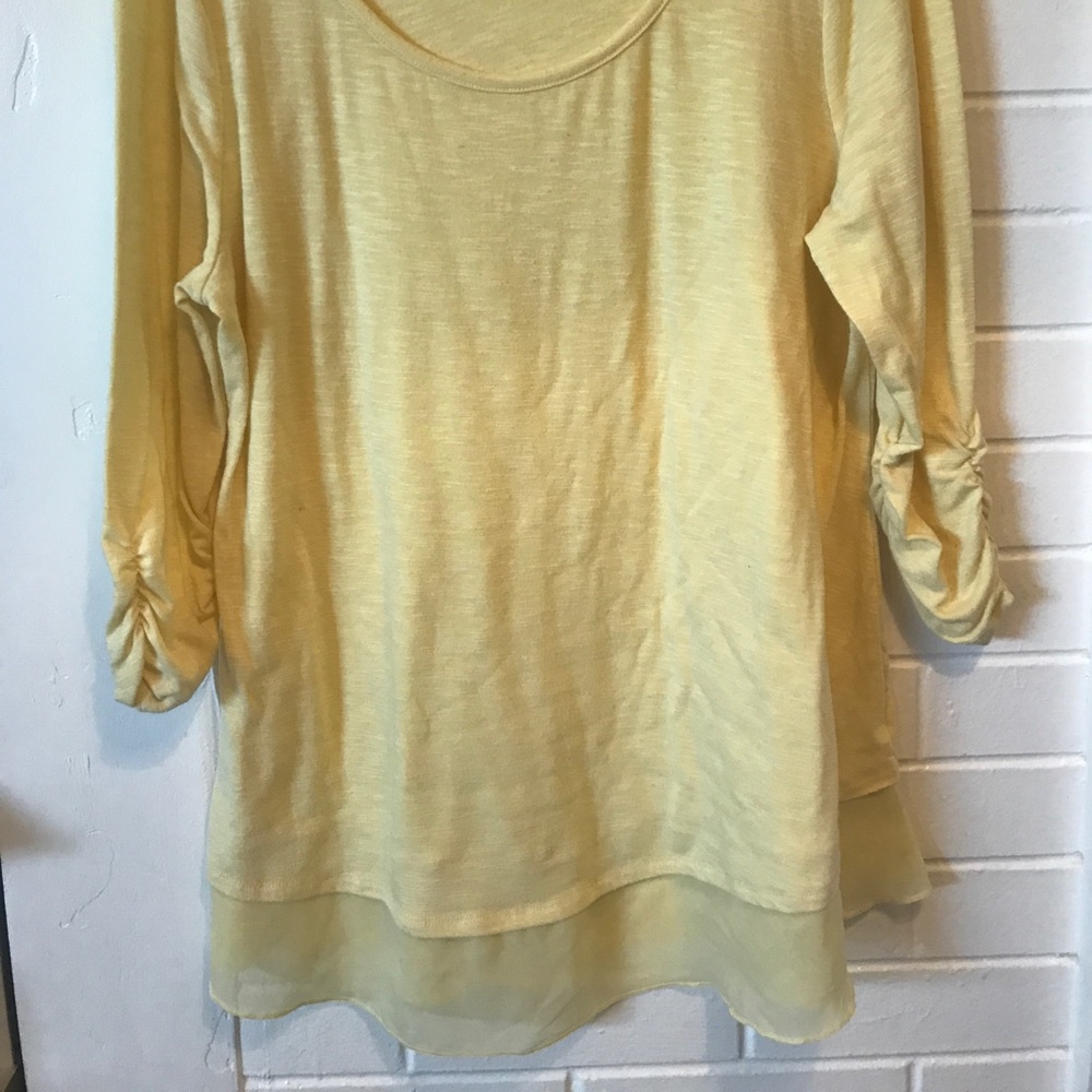 3/4 Sleeve Ruched Flowy Tunic!